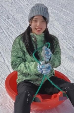 1293958  県立普通科①無垢な色白少女。雪山旅行の思い出。